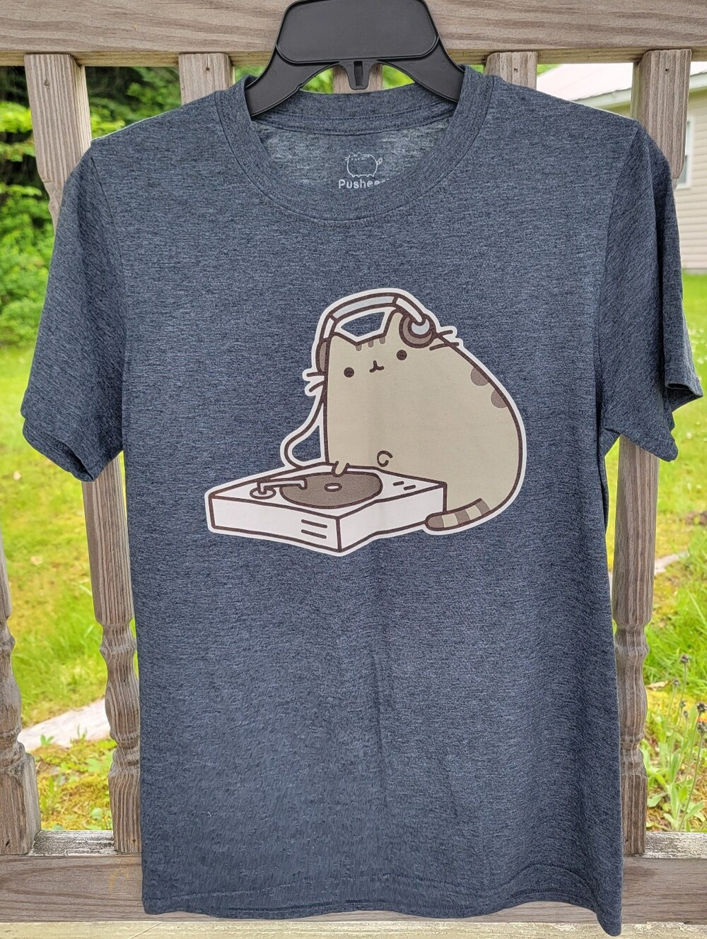 Cute Pusheen DJ cat with headphones charcoal gray T-shirt - size S